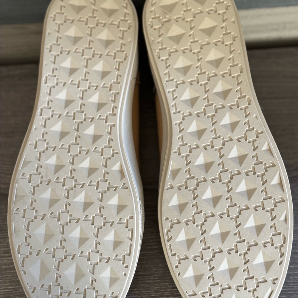 Caterpillar Tan and Cream Men's Shoes - Picture 6 of 8